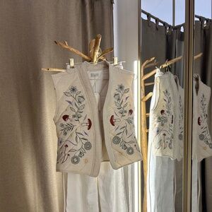 PajaroLimon Embroidered Vest